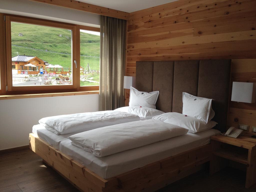Passo Sella Dolomiti Mountain Resort Selva di Val Gardena Room photo